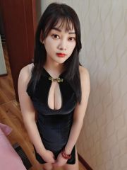 大胸肥臀小姐姐