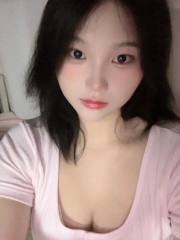 清纯白皙小嫩妹