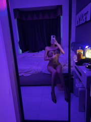 分享个21岁小妹妹后入玩的很嗨