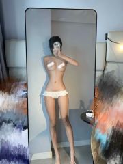 长腿纯天然美乳御姐