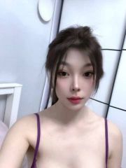 白云性感粉嫩大奶妹