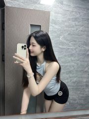 小嫩妞极品多姿势会吸会舔