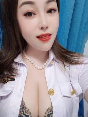 饥渴大屁股骚货