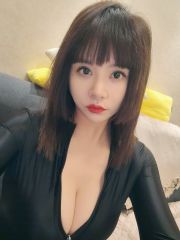 制服骚逼尤物兮兮