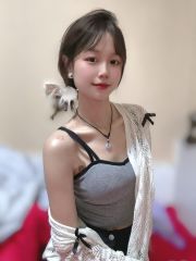 美胸少女真骚服务好