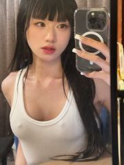 大眼丰满妹梦梦