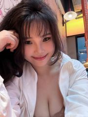 风骚服务型大胸妹子