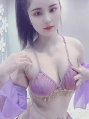 蜜桃臀御姐前凸后翘