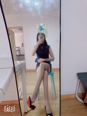 马群油亮大长腿