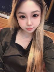 性感白皙迷人嫩妹