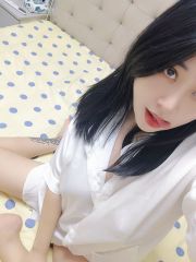 清纯高挑颜值女友