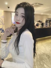 蜜臀美乳舌吻风骚少女