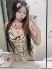 梅花园大胸肉感小妹