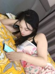 前凸后翘小姐姐