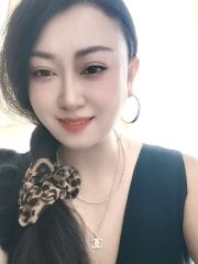 大体格骚气少妇