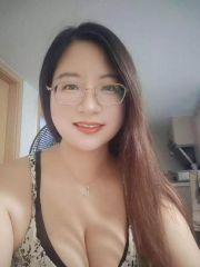 一副良家脸巨乳小姐姐