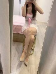 开大课的娇娇还有玩制服诱惑