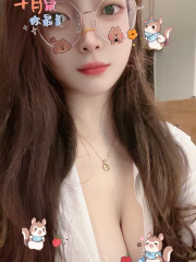 反差眼镜妹娅娅口活一流 服务好 有耐心 骚的一塌糊涂