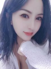 苗条紧逼小骚妹