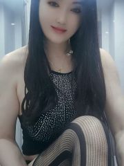 温馨干净穿着情趣衣服黑丝好诱惑凹凸有致的身材