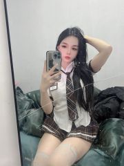 服务一流性感制服诱惑大奶美女