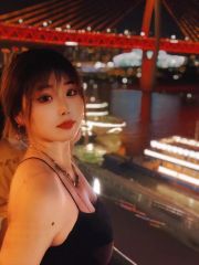 邻家小妹身材丰满有料