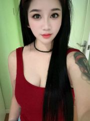 翘臀饱满巨乳骚货喜欢口爆