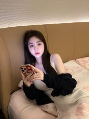 90后台球女 刚下水